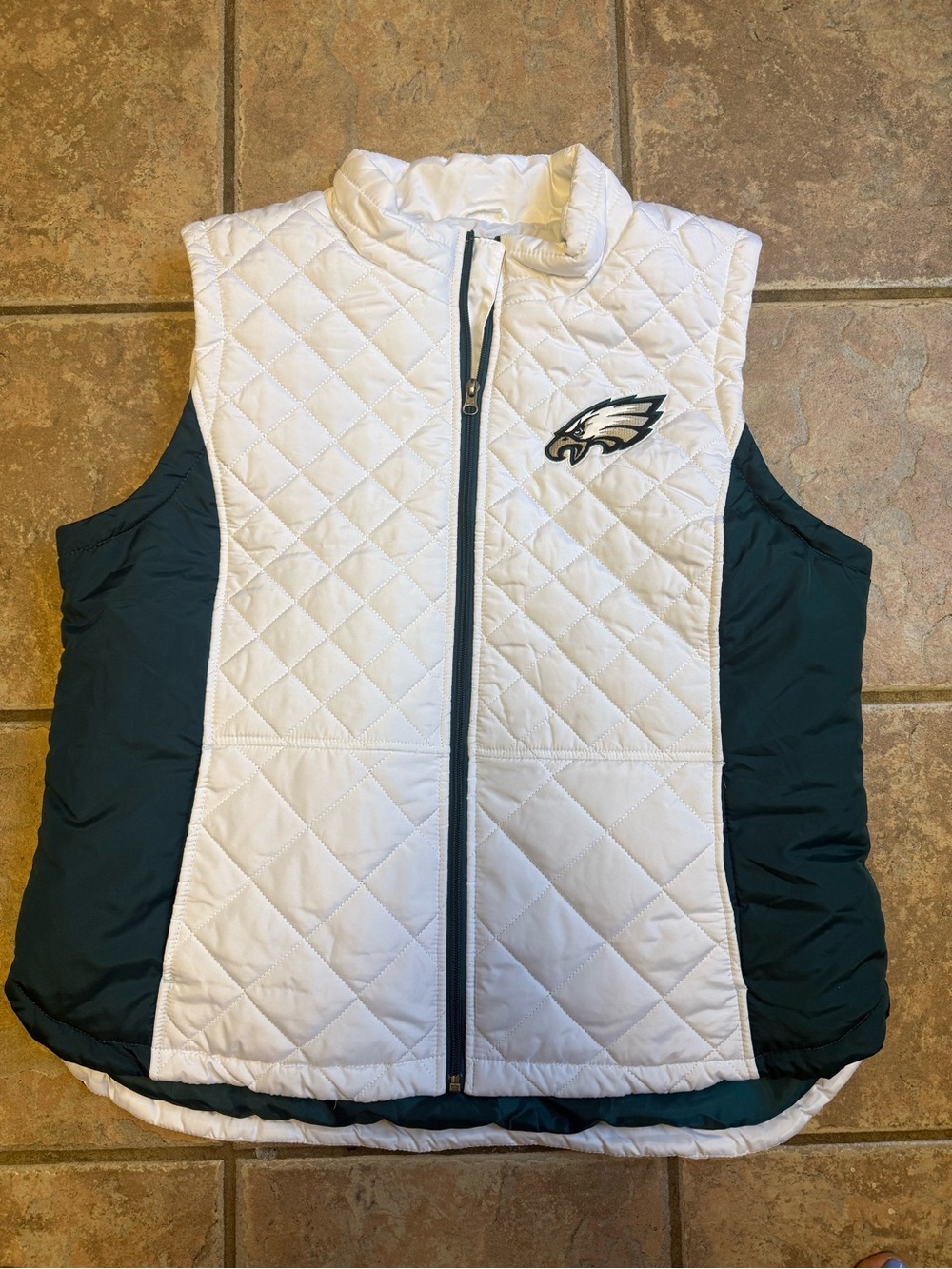 Philadelphia Eagles Women's White & Midnight Green Quilted Vest size XXL